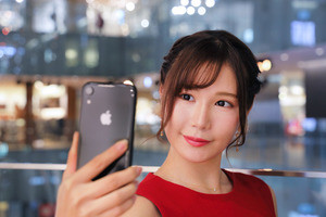 iPhone XRはパーティに必携! セルフィーもイルミネーションも綺麗に撮れるよ!!