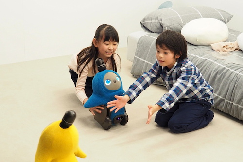 家族型ロボット「LOVOT」発表会