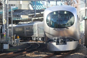 西武鉄道001系「ラビュー」新型特急車両が試運転、池袋駅まで往復