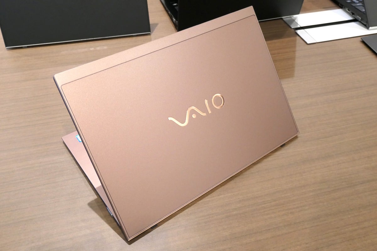 VAIO、重さ999gの省スペース14型ノートPC「VAIO SX14」 - 4K