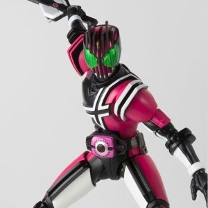 『仮面ライダージオウ』マゼンタ新ベルトの仮面ライダーディケイドが真骨彫に登場