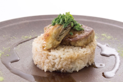 「牡蠣とフォアグラのソテー ワサビのソース バルサミコ酢飯添え」(税別1,980円)