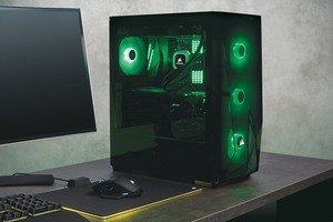 CORSAIR、独特のフロントパネルとRGBファンを備えたミドルタワーケース