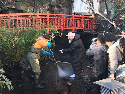 浜口京子 地元 浅草 花やしき の池の水抜きにアニマル浜口が乱入 マイナビニュース