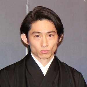 三宅健 海老蔵の V6で一番かっこいい 評価に照れ笑い 恐縮です マイナビニュース 三宅健 海老蔵の V6で一番かっこいい 評価に照れ笑い 恐縮です マイナビニュース