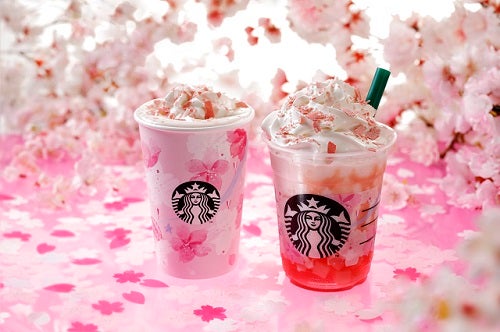 スタバの新作は桜とストロベリーのフラペチーノ ゼリーのぷるぷる食感 マイナビニュース