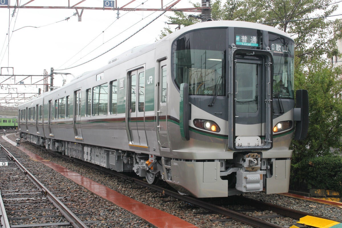 京都鉄道博物館 Jr西日本の新型車両227系1000番台を3 27から展示 マピオンニュース