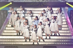 けやき坂46から日向坂46へ、決意新たに「どんな色にも染まれる空色のグループに」