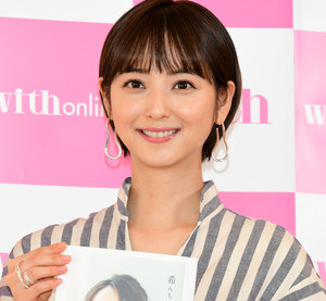 佐々木希、スタイルブック出版でしみじみ｢一度立ち止まって、見つめ直して｣