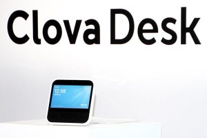 LINE、スマートディスプレイ「Clova Desk」を3月19日に発売