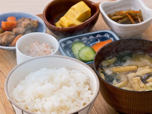 東京駅すぐ近くで牡蠣フライなどを使った健康的な夜定食が食べられる マイナビニュース
