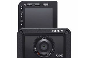 ソニーが超小型カメラ「RX0 II」、チルト液晶や4K動画で強化