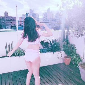 SKE48松井珠理奈、輝く”美尻”オフショット披露に「ナイスヒップ」「見ちゃっていいの?」