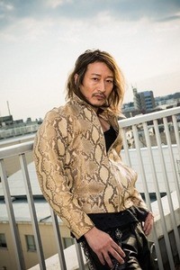 『仮面ライダー龍騎』萩野崇、岡元次郎の王蛇で復活 - 俺たちはいま再び『龍騎』を撮っているんだな