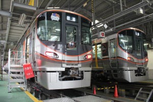 JR西日本323系「ハローキティ 環状線トレイン」公開、4月から運行
