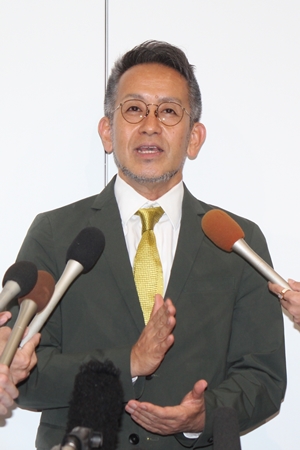 宮本亜門