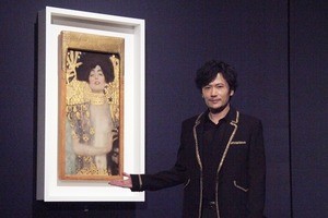 稲垣吾郎、クリムト展で朗読風に生音声ガイド! 期間中に「何回も来たい」