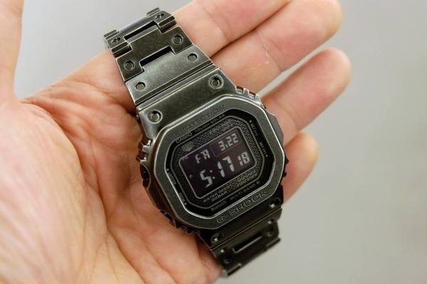 G-SHOCK、ヴィンテージ風のフルメタルモデル「GMW-B5000V」 | マイナビ 