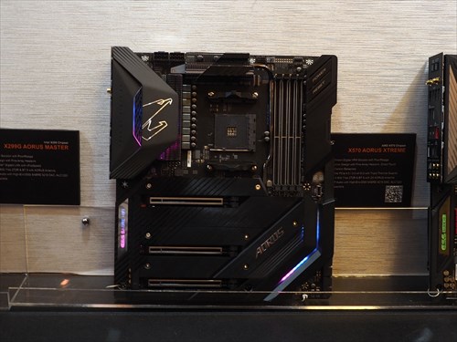 ファンが嫌いな人に朗報? GIGABYTEのX570マザーボードはファンレス