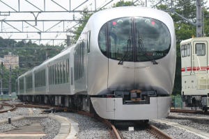 西武鉄道「ラビュー」も“笑顔”武蔵丘車両検修場「電車フェスタ」