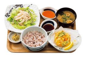 やよい軒、行事食「夏越(なごし)ごはんと蒸し鶏サラダの定食」を発売