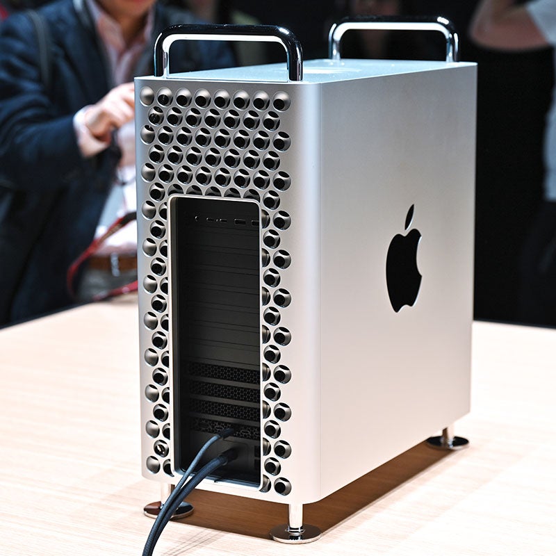 新「Mac Pro」の実機を見た！ 個性的なデザインに目を奪われる