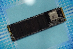 PCI Express Gen4 x4 SSDは多くのメーカーがリリース予定。光るSSDも進化中