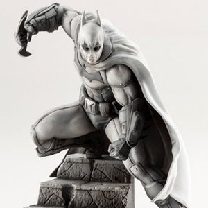 『バットマン：アーカム』10周年記念にホワイトのバットマンフィギュア登場