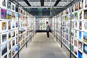 富士フイルムが「50,000人の写真展」開催、スマホ応募が過半数に