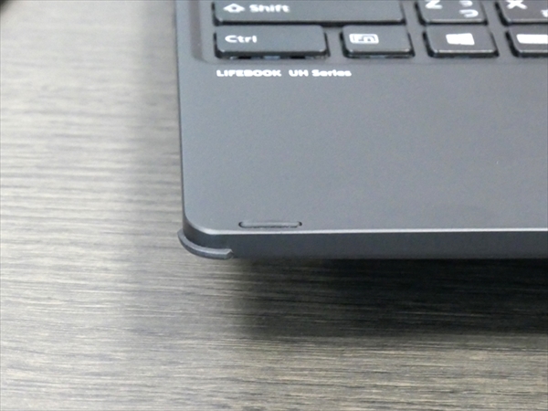 富士通「LIFEBOOK UH95/D2」