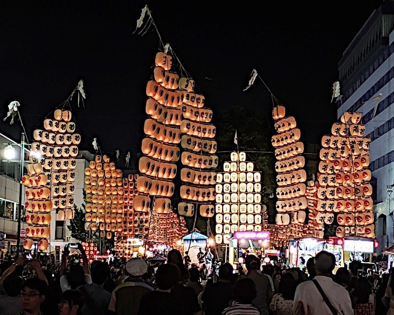 東北の三大夏祭り「秋田竿燈まつり」開催