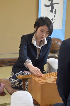奨励会員から女流棋士へ　加藤桃子女流三段の戦い