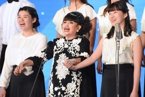 黒柳徹子、後輩･東京音大生と手をつないで全力熱唱「尊敬しちゃう」