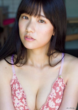 注目女優・米山穂香が、初水着姿! 透明感あふれる瞳と美谷間見せる