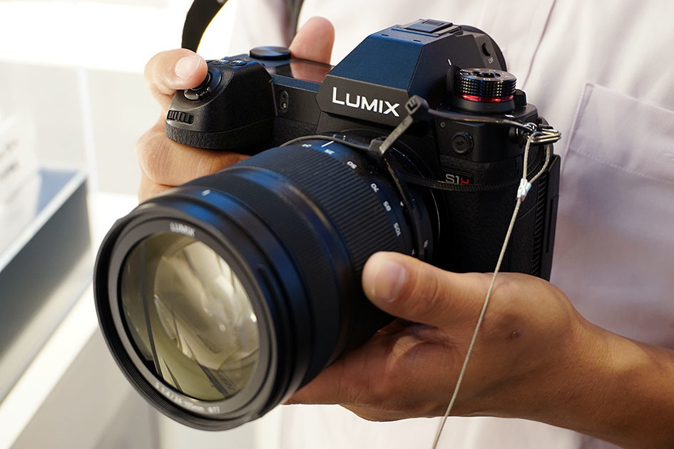 本気の動画ミラーレス「LUMIX S1H」実機に触ってきた | マイナビニュース