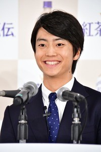 伊藤健太郎、牛と心を通わせる「何度も何度も牧場に通ったので」