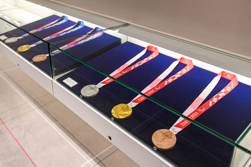 9月20日まで展示される東京2020大会の入賞メダル