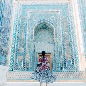 あまりにも美しいブルー…ウズベキスタン「青の都」の写真が話題に