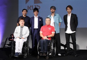 56歳の車いす陸上・伊藤智也が最新レーサーで2020年の金メダルを目指す