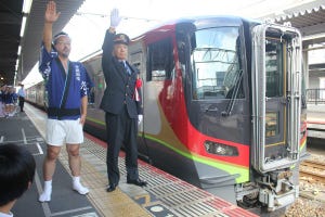 JR四国2700系、新型車両の特急「南風」が本州へ - 岡山駅で出発式