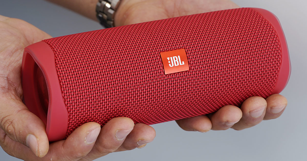 JBL、ボトルサイズで12時間聴ける防水Bluetoothスピーカー「FLIP5」 | マイナビニュース