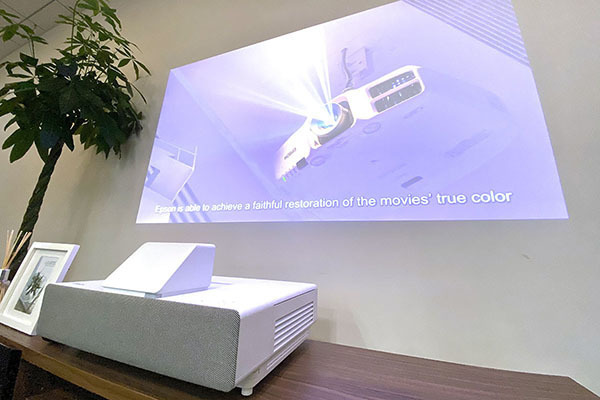 EPSON ホームプロジェクター EH-LS500B[ブラック]（エプソン、超