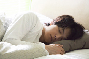 悠木碧 中村倫也を影から見つめる社員役でルマンドcmに 一人二役にも挑戦 マイナビニュース 悠木碧 中村倫也を影から見つめる社員役でルマンドcmに 一人二役にも挑戦 マイナビニュース