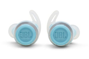 JBL、最大30時間使えるスポーツ向け完全ワイヤレスイヤホン「REFLECT FLOW」