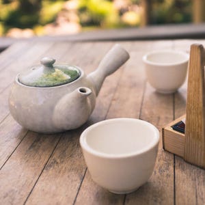 「日本に来たんだから緑茶が飲みたい」外国人旅行者がカフェに入ったら起きること、ツイッターで話題に