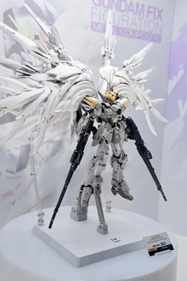 スノー ガンダム ホワイト ウイング 「ガンダムW」幻の機体“白雪姫”、超合金として初フィギュア化！ カトキハジメが続編小説イラストから全身描き起こし