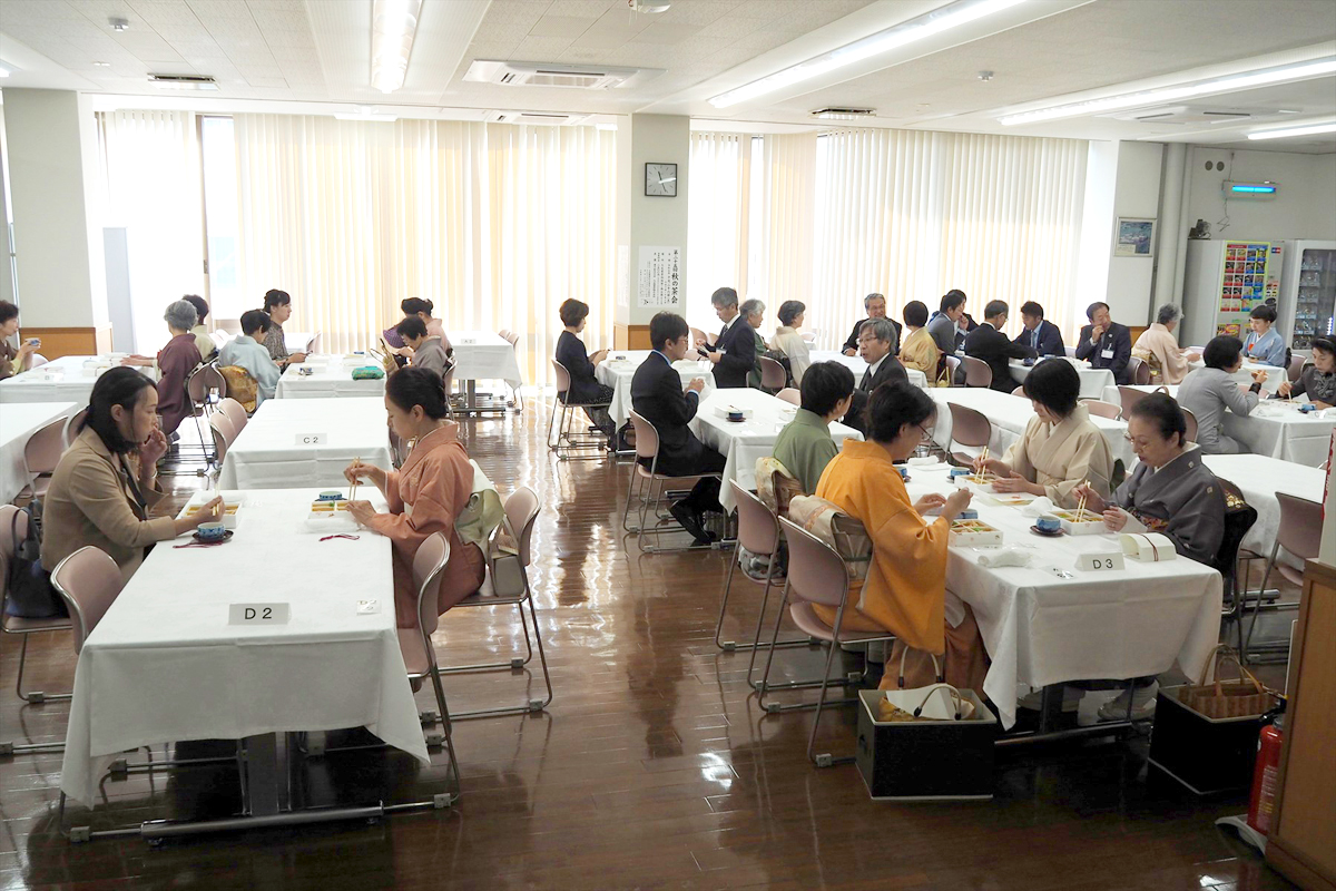 食堂では点心席が用意された