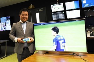 ローランド 気持ちを全面的に出していく サッカー代表戦で副音声 マイナビニュース