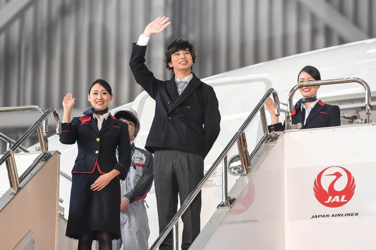 JAL、嵐の特別塗装機「20th ARASHI THANKS JET」登場 | マイナビニュース