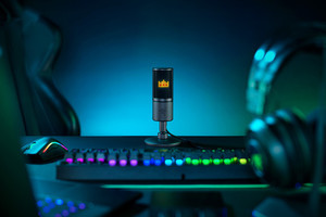 Razer、アイコンが映せるLEDディスプレイ付きUSBマイク